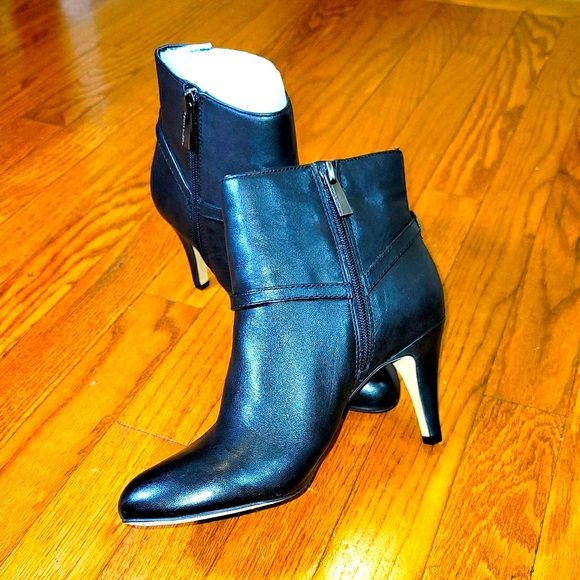 Vince Camuto | Vanya Ankle Boots - Picture 3 of 10